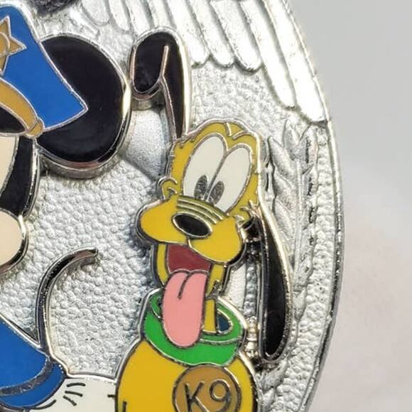 Disney Mickey Mouse Police Officer & K9 Unity Pluto Pin - Picture 3 of 7